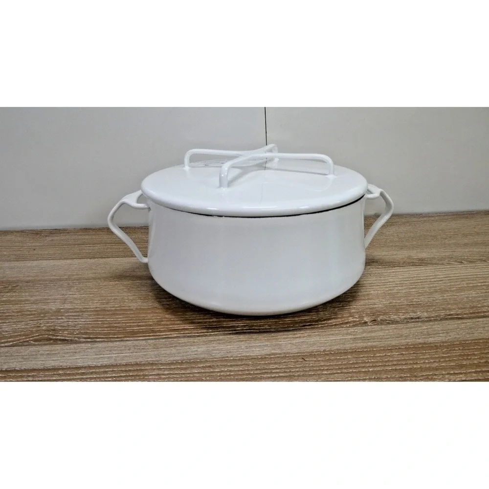 Dansk JHQ Kobenstyle White Casserole, 4.1 LB Casserole, 2-Quart - New - Picture 2 of 6